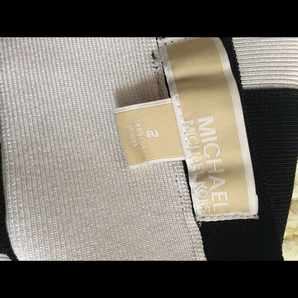 Michael Kors body con skirt - Picture 5 of 5